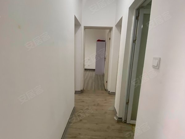 无中介,套三三台空调,近工厂,医院,学校,位置极好